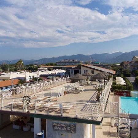 Hotel Delfino Marina Di Carrara Eksteriør billede