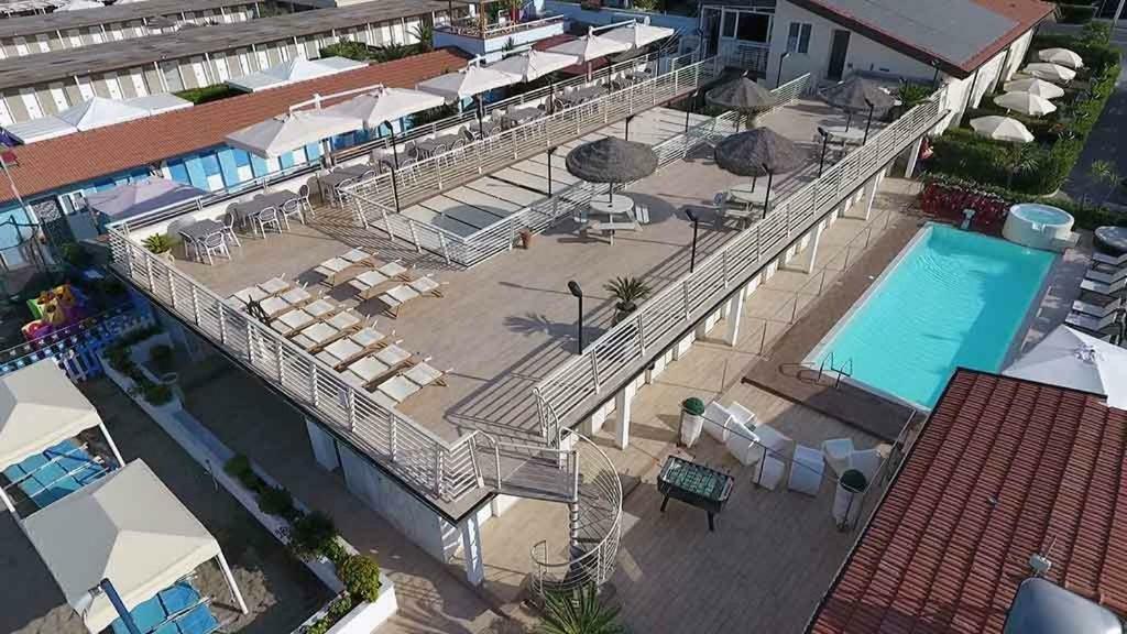 Hotel Delfino Marina Di Carrara Eksteriør billede