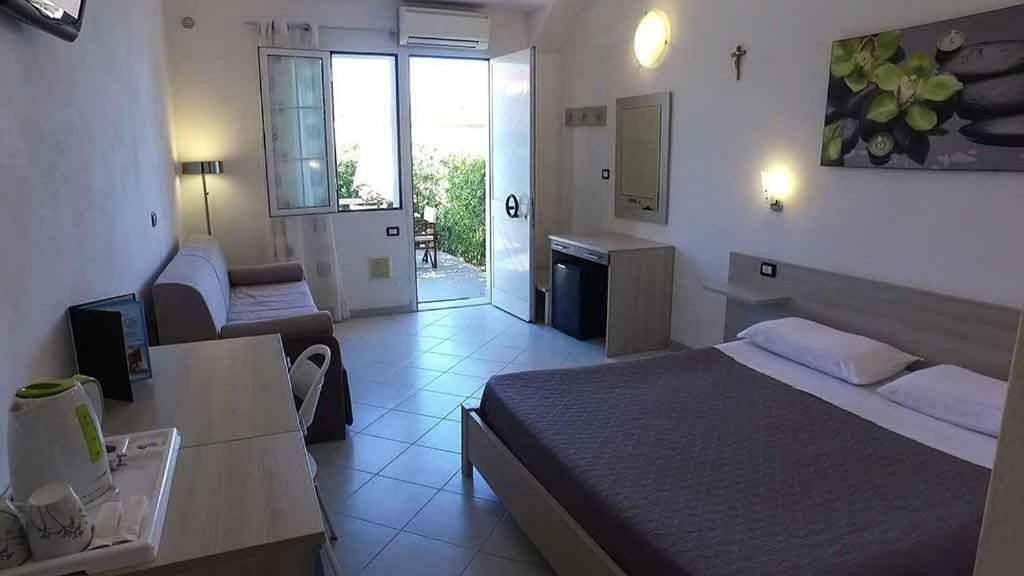 Hotel Delfino Marina Di Carrara Eksteriør billede